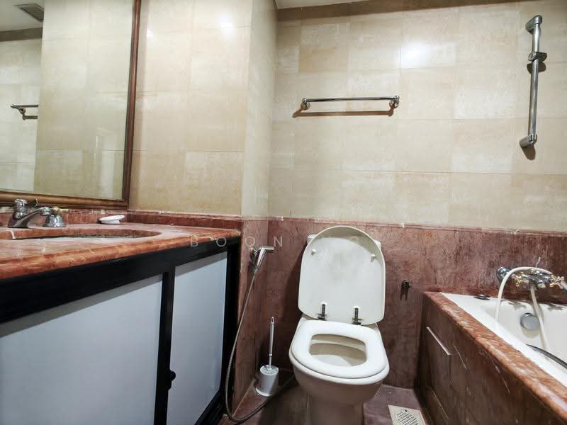 Regentville, 12 Hougang Street 92, Hougang / Punggol / Sengkang, 3 Bedrooms, 1,152 sqft, Condominium For Rent, by Boon Ng, 500221682 - Bathroom - PropertyGuru.com.sg