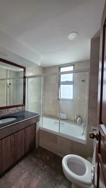 Aspen Heights, 261 River Valley Road, 2 Bedrooms, 883 sqft, Condominium For Sale, by Tan Tien An (陈天安), 500221687 - Master Bathroom - PropertyGuru.com.sg