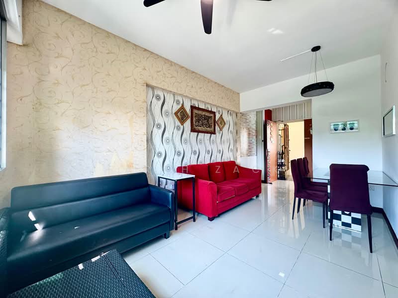 512A Yishun Street 51, 512A Yishun Street 51, 2 Bedrooms, 732 sqft, HDB Flat For Sale, by Farah Zack, 500221697 - Living Room - PropertyGuru.com.sg