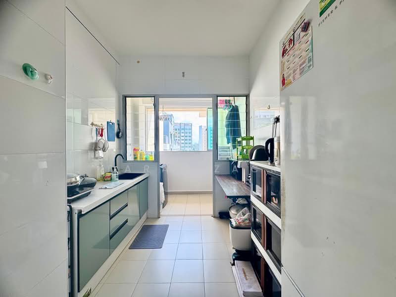512A Yishun Street 51, 512A Yishun Street 51, 2 Bedrooms, 732 sqft, HDB Flat For Sale, by Farah Zack, 500221697 - Kitchen - PropertyGuru.com.sg