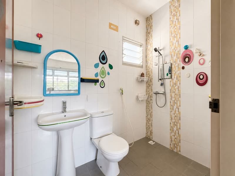 512A Yishun Street 51, 512A Yishun Street 51, 2 Bedrooms, 732 sqft, HDB Flat For Sale, by Farah Zack, 500221697 - Bathroom - PropertyGuru.com.sg