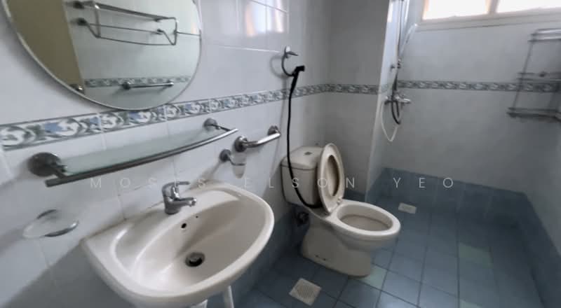 620 Bukit Batok Central, 620 Bukit Batok Central, Room Rental, 100 sqft, HDB Flat For Rent, by Moses Elson Yeo, 500221703 - Bathroom - PropertyGuru.com.sg