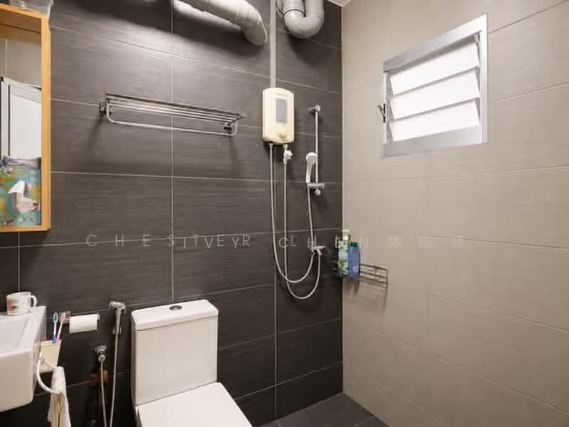 481 Sembawang Drive, 481 Sembawang Drive, 3 Bedrooms, 1,184 sqft, HDB Flat For Sale, by Ivy Chen, 500221709 - Master toilet - PropertyGuru.com.sg