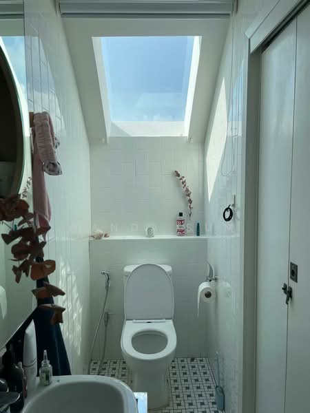 Crane Road, Crane Road, 1 Bedroom, 260 sqft, Conservation House For Rent, by Wanda Sum, 500221716 - Bathroom - PropertyGuru.com.sg