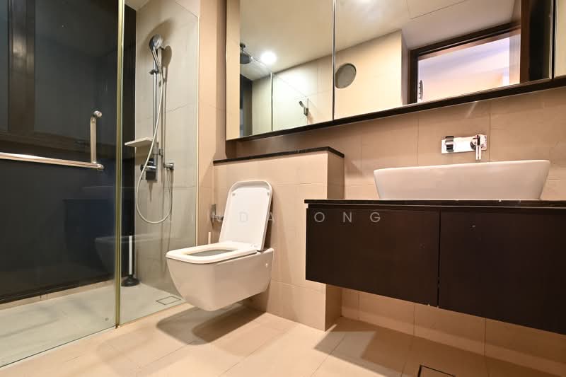 Spottiswoode Residences, 48 Spottiswoode Park Road, 2 Bedrooms, 797 sqft, Condominium For Rent, by Linda Ong, 500221727 - Master Bathroom - PropertyGuru.com.sg