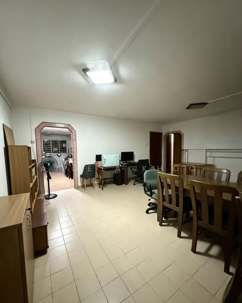408 Bukit Batok West Avenue 4, 408 Bukit Batok West Avenue 4, 3 Bedrooms, 1,000 sqft, HDB Flat For Rent, by Angela Khoo, 500221730 - Study - PropertyGuru.com.sg