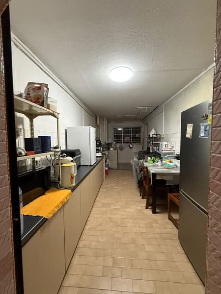 408 Bukit Batok West Avenue 4, 408 Bukit Batok West Avenue 4, 3 Bedrooms, 1,000 sqft, HDB Flat For Rent, by Angela Khoo, 500221730 - Kitchen - PropertyGuru.com.sg