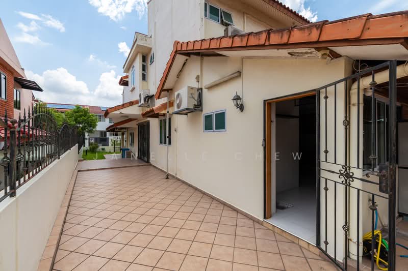 Tai Keng Gardens, Tai Keng Gardens, 5 Bedrooms, 3,000 sqft, Corner Terrace For Sale, by Janelle Chew, 500221747 - Side Garden (Plenty of Space!) - PropertyGuru.com.sg