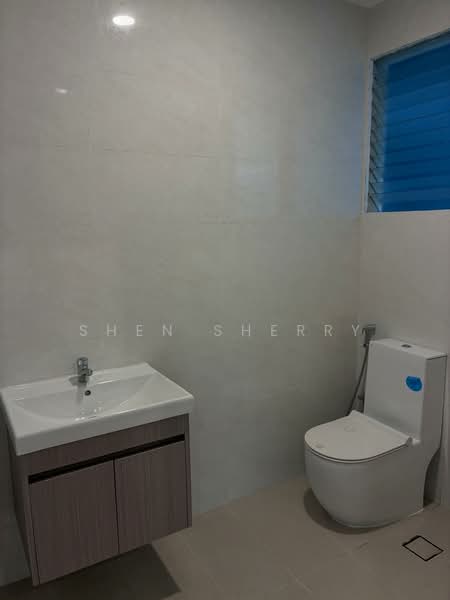 154 Lorong Kismis Singapore 598077, 154 Lorong Kismis, 4 Bedrooms, 3,885 sqft, Detached House For Rent, by Shen Sherry, 500221759 - Bathroom - PropertyGuru.com.sg