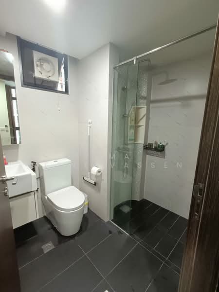Symphony Suites, 21 Yishun Close, 3 Bedrooms, 786 sqft, Condominium For Sale, by Isma Seeneevassen, 500221760 - Bathroom - PropertyGuru.com.sg