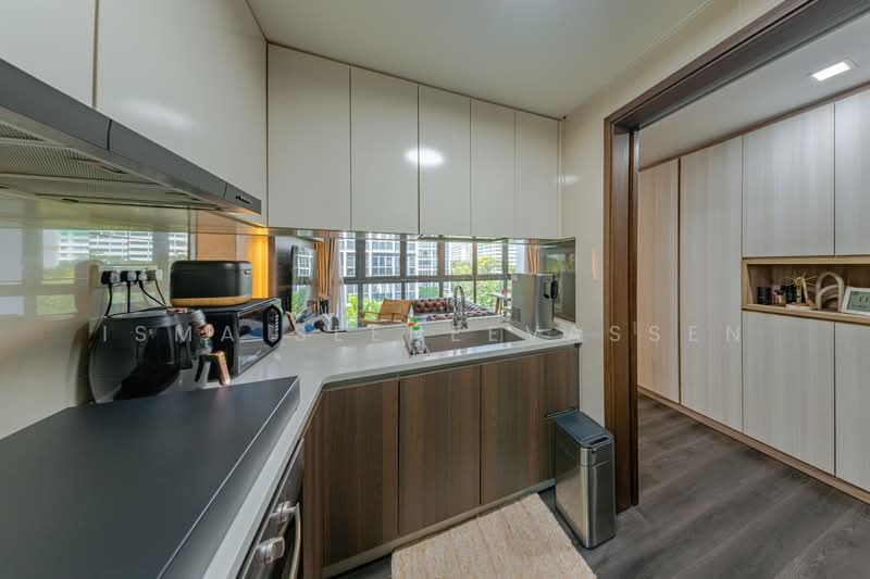 Symphony Suites, 21 Yishun Close, 3 Bedrooms, 786 sqft, Condominium For Sale, by Isma Seeneevassen, 500221760 - Kitchen - PropertyGuru.com.sg