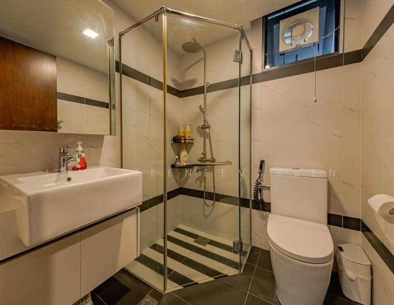 Symphony Suites, 21 Yishun Close, 3 Bedrooms, 786 sqft, Condominium For Sale, by Isma Seeneevassen, 500221760 - Bathroom - PropertyGuru.com.sg