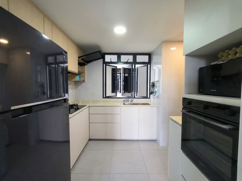 Regentville, 12 Hougang Street 92, 3 Bedrooms, 1,076 sqft, Condominium For Sale, by Steffi Ang, 500221773 - Kitchen - PropertyGuru.com.sg