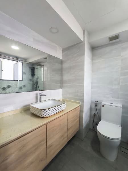 Regentville, 12 Hougang Street 92, 3 Bedrooms, 1,076 sqft, Condominium For Sale, by Steffi Ang, 500221773 - Bathroom - PropertyGuru.com.sg