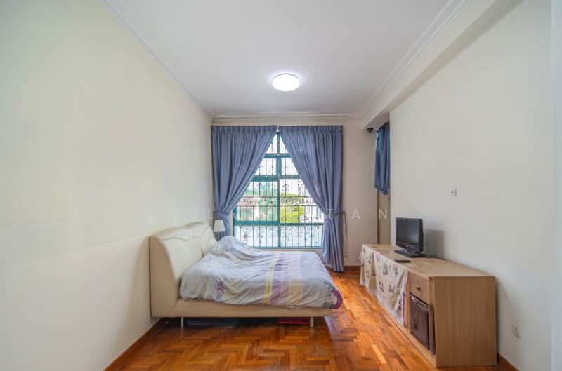 Tai Keng Villas, Jalan Kelichap, 6 Bedrooms, 3,300 sqft, Terraced House For Sale, by Kelvin Tan, 500221782 - Bedroom - PropertyGuru.com.sg