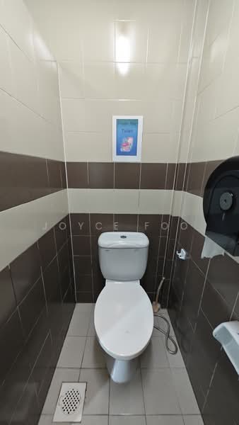 New Century, New Industrial Road, 1,700 sqft, Light Industrial (B1) For Rent, by Joyce Foo, 500221788 - Bathroom - CommercialGuru.com.sg