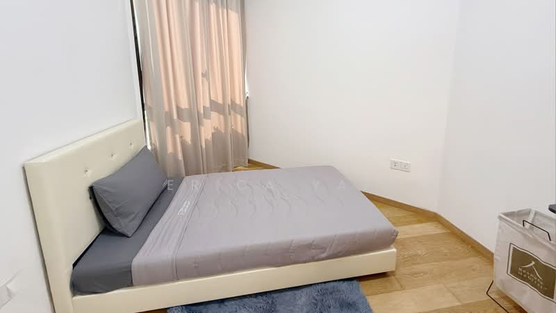 The Crest, 101 Prince Charles Crescent, Room Rental, 100 sqft, Condominium For Rent, by Erica Yap, 500221799 - Bedroom - PropertyGuru.com.sg