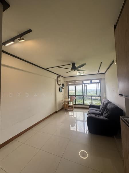 335C Anchorvale Crescent, 335C Anchorvale Crescent, 3 Bedrooms, 990 sqft, HDB Flat For Sale, by Jordan Tay (郑扬龄), 500221811 - Living Room - PropertyGuru.com.sg