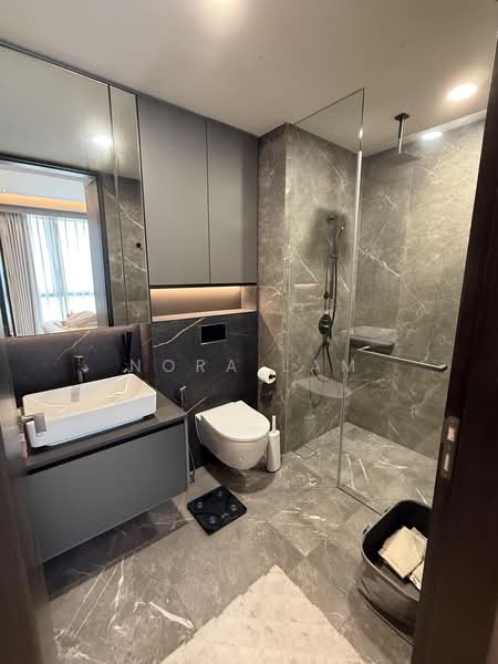 Irwell Hill Residences, 2 Irwell Hill, Orchard / River Valley, 2 Bedrooms, 657 sqft, Condominium For Sale, by Nora Lam, 500221815 - Bathroom - PropertyGuru.com.sg