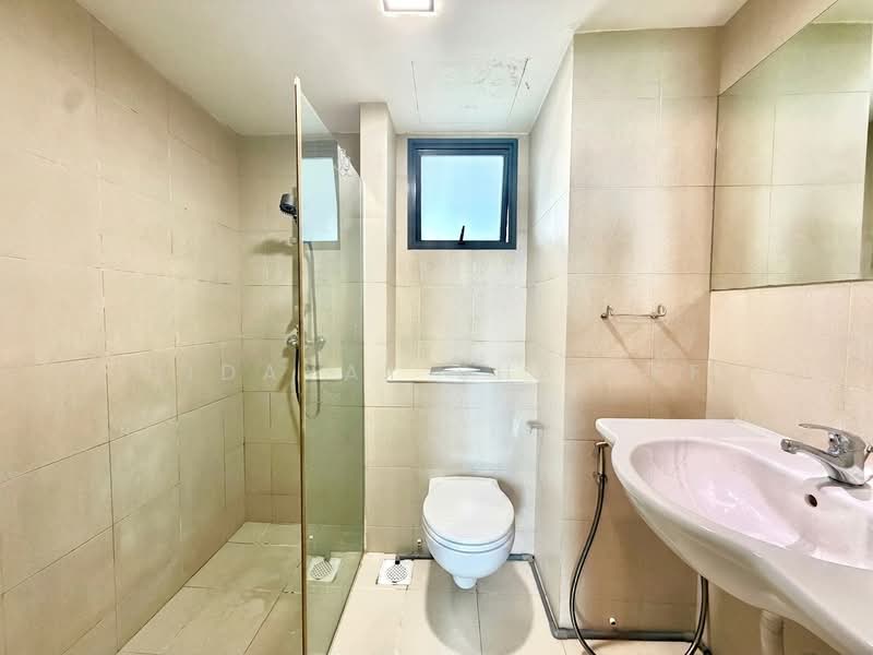 Pinnacle @ Duxton, 1E Cantonment Road, 3 Bedrooms, 1,152 sqft, HDB Flat For Sale, by Hidayat Shariff, 500221818 - Bathroom - PropertyGuru.com.sg