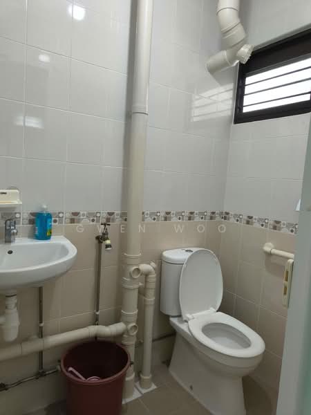 365 Clementi Avenue 2, 365 Clementi Avenue 2, Buona Vista / West Coast / Clementi New Town, 3 Bedrooms, 871 sqft, HDB Flat For Sale, by Gwen Woo, 500221828 - Attached Bathroom - PropertyGuru.com.sg
