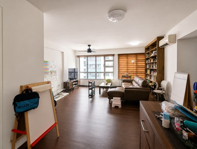 784A Woodlands Rise, 784A Woodlands Rise, 3 Bedrooms, 1,216 sqft, HDB Flat For Sale, by Terence Teo, 500221833 - Living Room - PropertyGuru.com.sg