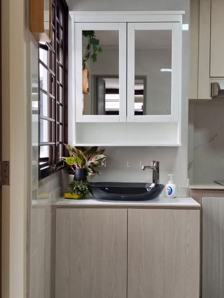 163 Stirling Road, 163 Stirling Road, Room Rental, 160 sqft, HDB Flat For Rent, by Jean Lim, 500221842 - Bathroom - PropertyGuru.com.sg