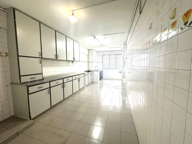 428 Bedok North Road, 428 Bedok North Road, 3 Bedrooms, 990 sqft, HDB Flat For Sale, by Desmond Toh (卓文财), 500221850 - Kitchen - PropertyGuru.com.sg