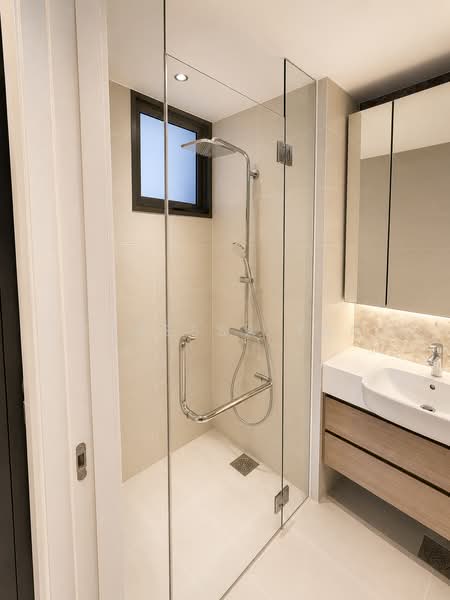 The Lakefront Residences, 42 Lakeside Drive, 2 Bedrooms, 990 sqft, Condominium For Sale, by Vanessa Tan, 500221858 - Bathroom - PropertyGuru.com.sg