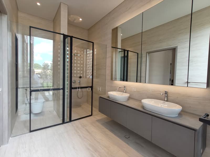 Hillcrest road, HIllcrest Road, Tanglin / Holland / Bukit Timah, 5 Bedrooms, 6,700 sqft, Semi-Detached House For Sale, by Lucas Hoh Jin Heng, 500221871 - Bathroom - PropertyGuru.com.sg