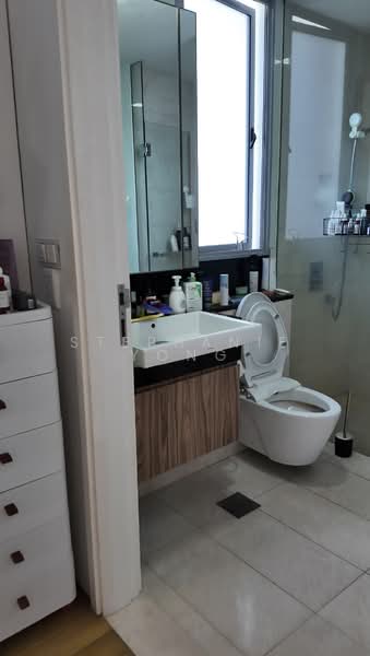 Suites @ Newton, 1 Surrey Road, 1 Bedroom, 484 sqft, Apartment For Sale, by Stephanie Yong, 500221876 - Bathroom - PropertyGuru.com.sg