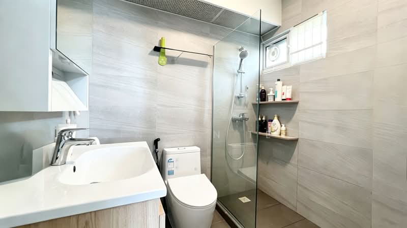 80B Telok Blangah Street 31, 80B Telok Blangah Street 31, 2 Bedrooms, 721 sqft, HDB Flat For Sale, by Lincoln Teo, 500221878 - Bathroom - PropertyGuru.com.sg