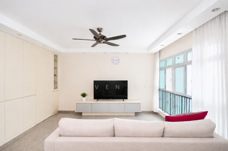 392 Bukit Batok West Avenue 5, 392 Bukit Batok West Avenue 5, 3 Bedrooms, 990 sqft, HDB Flat For Sale, by Steven Lin, 500221896 - Living Room - PropertyGuru.com.sg