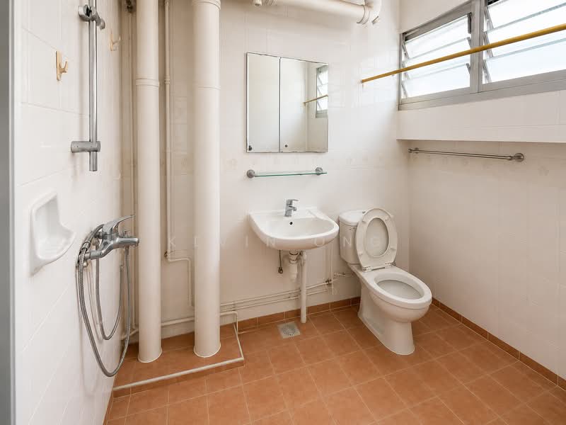 573 Pasir Ris Street 53, 573 Pasir Ris Street 53, Room Rental, 100 sqft, HDB Flat For Rent, by Kevin Ong, 500221903 - Bathroom - PropertyGuru.com.sg