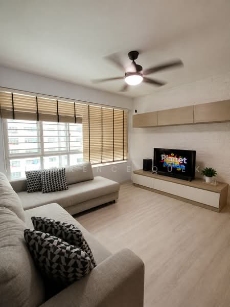 165B Yung Kuang Court, 165B Yung Kuang Road, 3 Bedrooms, 1,001 sqft, HDB Flat For Sale, by Lawrence Quek, 500221904 - Living Room - PropertyGuru.com.sg