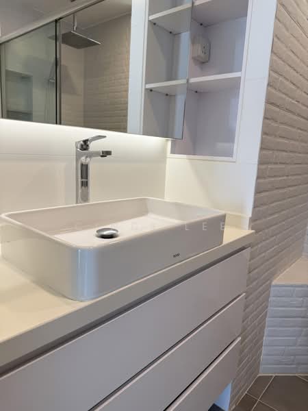 Royal Court Condo, 3 Jalan Rajawali, Clementi Park / Upper Bukit Timah, 3 Bedrooms, 1,270 sqft, Condominium For Sale, by Cindy Lee, 500221909 - Bathroom - PropertyGuru.com.sg