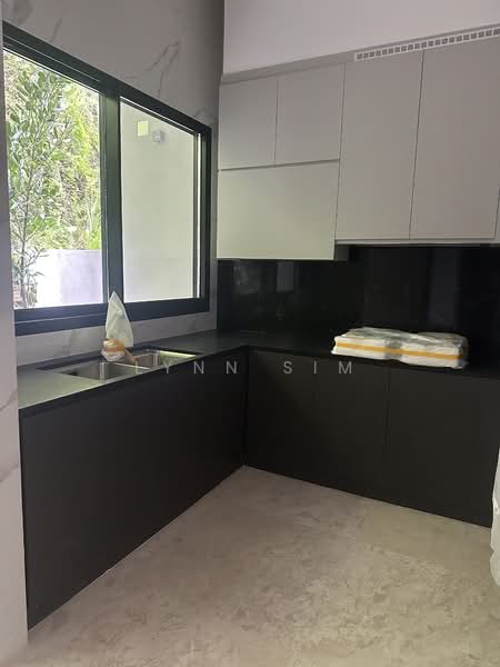 Huge TOP Ready Terrace at Hillview photo 5