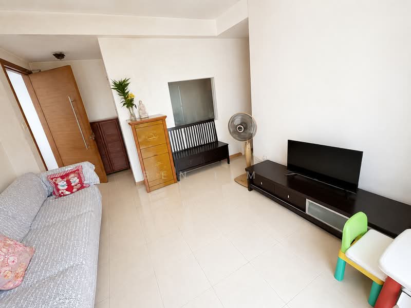 The Lakeshore, 33 Jurong West Street 41, 3 Bedrooms, 926 sqft, Condominium For Sale, by Ben Lim, 500221931 - Living Room - PropertyGuru.com.sg