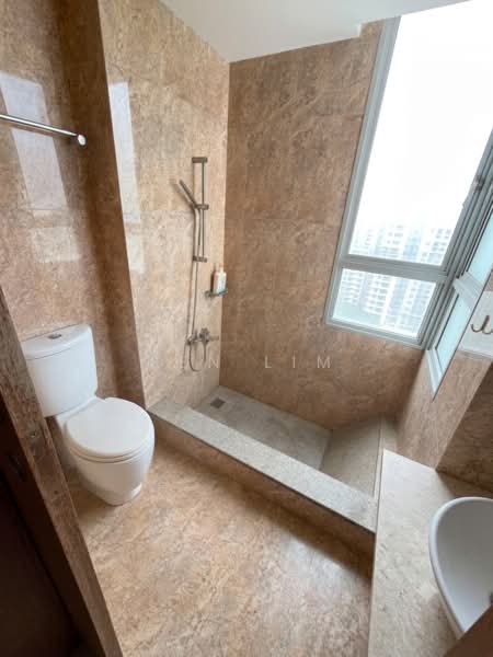 The Lakeshore, 33 Jurong West Street 41, 3 Bedrooms, 926 sqft, Condominium For Sale, by Ben Lim, 500221931 - Bathroom - PropertyGuru.com.sg