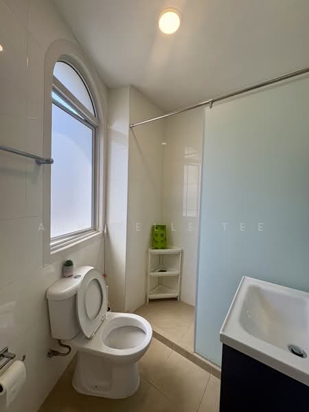 Katong Newly Renovated Corner Terrace in RCR D15!, , 5 Bedrooms, 4,200 sqft, Corner Terrace For Sale, by Annabelle Tee, 500221933 - Bathroom - PropertyGuru.com.sg