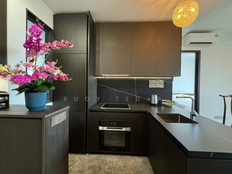 Hyll on Holland, 97 Holland Road, 2 Bedrooms, 721 sqft, Condominium For Sale, by Rudy Tedja, 500221954 - Kitchen - PropertyGuru.com.sg