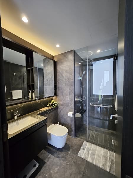 Hyll on Holland, 97 Holland Road, 2 Bedrooms, 721 sqft, Condominium For Sale, by Rudy Tedja, 500221954 - Bathroom - PropertyGuru.com.sg