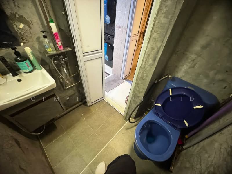 206 Boon Lay Drive, 206 Boon Lay Drive, 3 Bedrooms, 1,291 sqft, HDB Flat For Sale, by TAN POH KHIT, BILLY SUPHAKHIT, 500221957 - Bathroom - PropertyGuru.com.sg