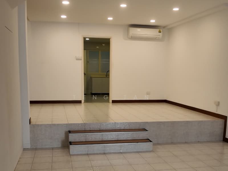 Cashew Crescent, Cashew Crescent, 4 Bedrooms, 1,799 sqft, Terraced House For Sale, by Teng Tan, 500221969 - Dining Room - PropertyGuru.com.sg