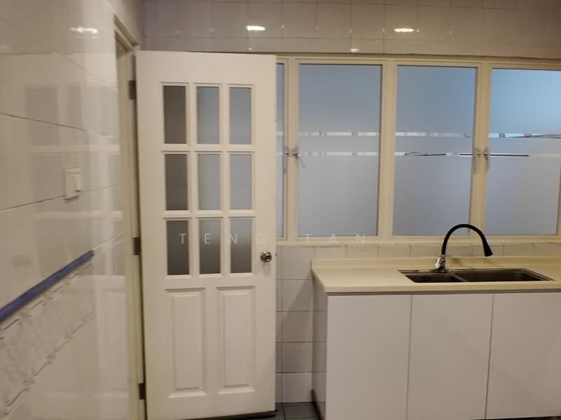 Cashew Crescent, Cashew Crescent, 4 Bedrooms, 1,799 sqft, Terraced House For Sale, by Teng Tan, 500221969 - Kitchen - PropertyGuru.com.sg