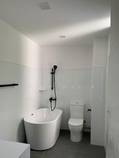 King's Mansion, 437 Tanjong Katong Road, 4 Bedrooms, 2,734 sqft, Condominium For Rent, by JATIN WALIA, 500221971 - Bathroom - PropertyGuru.com.sg