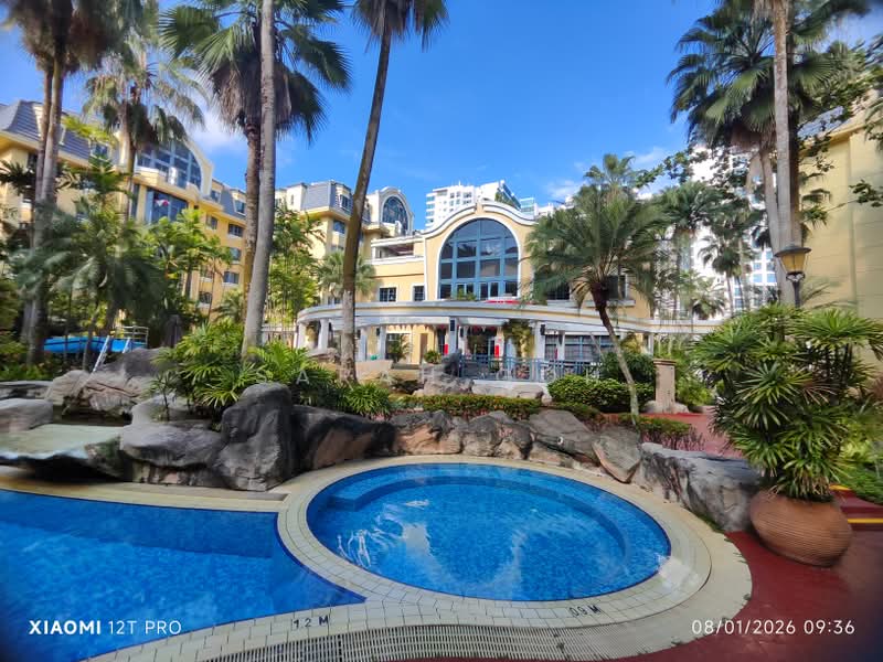 Westcove Condo, 10 West Coast Crescent, 3 Bedrooms, 1,216 sqft, Condominium For Sale, by Sarah Goh, 500221984 - Outdoor Jacuzzi - PropertyGuru.com.sg