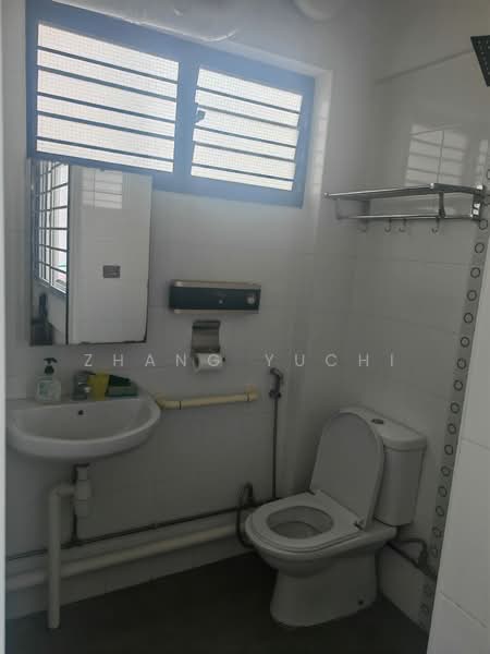 513 Jurong West Street 52, 513 Jurong West Street 52, Room Rental, 120 sqft, HDB Flat For Rent, by Zhang Yuchi, 500221992 - Bathroom - PropertyGuru.com.sg