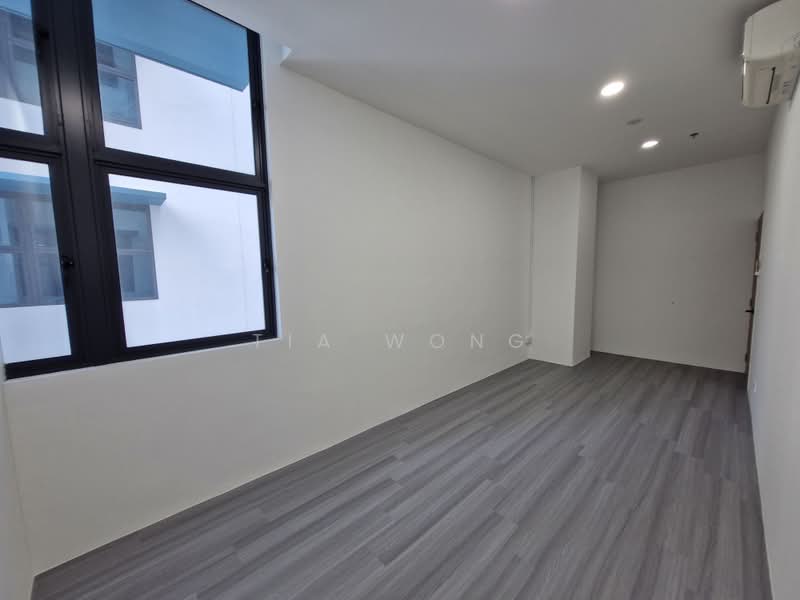 Woodlands 11, 11 Woodlands Close, 220 sqft, Light Industrial (B1) For Rent, by Tia Wong, 500221993 - CommercialGuru.com.sg