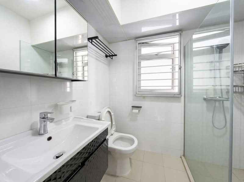 468A Meadow Spring @ Yishun, 468A Yishun Street 43, 3 Bedrooms, 1,001 sqft, HDB Flat For Sale, by Brian Ying, 500221997 - Bathroom - PropertyGuru.com.sg